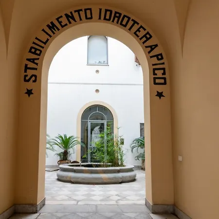 Guesthost - Casa Giacomo In 아파트